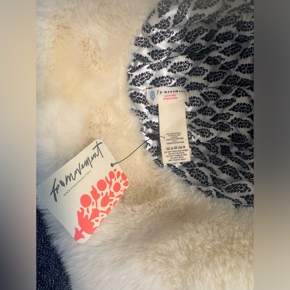 🆕 Free people North Star Trapper Hat. Super warm - Picture 6 of 7